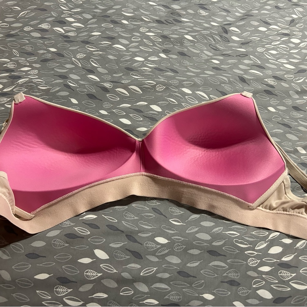 Pink Victoria secret wireless bra - Picture 2 of 3